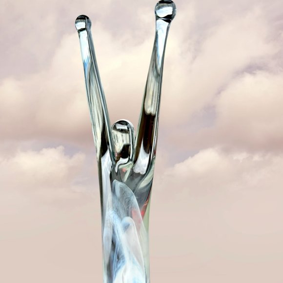 Hand Made Hot Sculpted Art Glass Celebration Figurine by Susan Gottselig - Picture 6 of 12